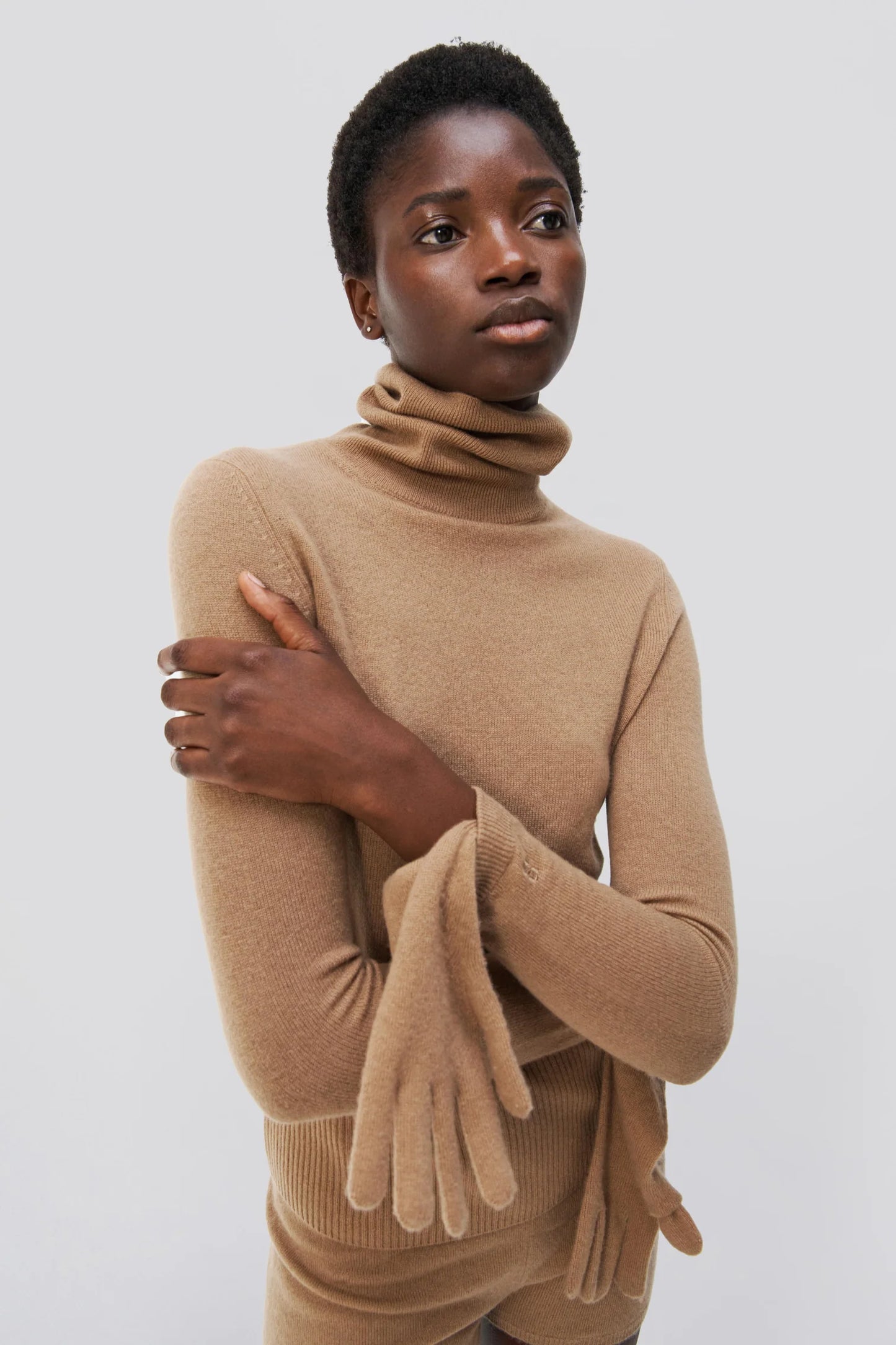 DITTA GLOVED TURTLENECK