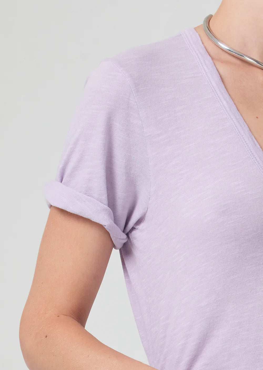 CECILIE VNECK TEE